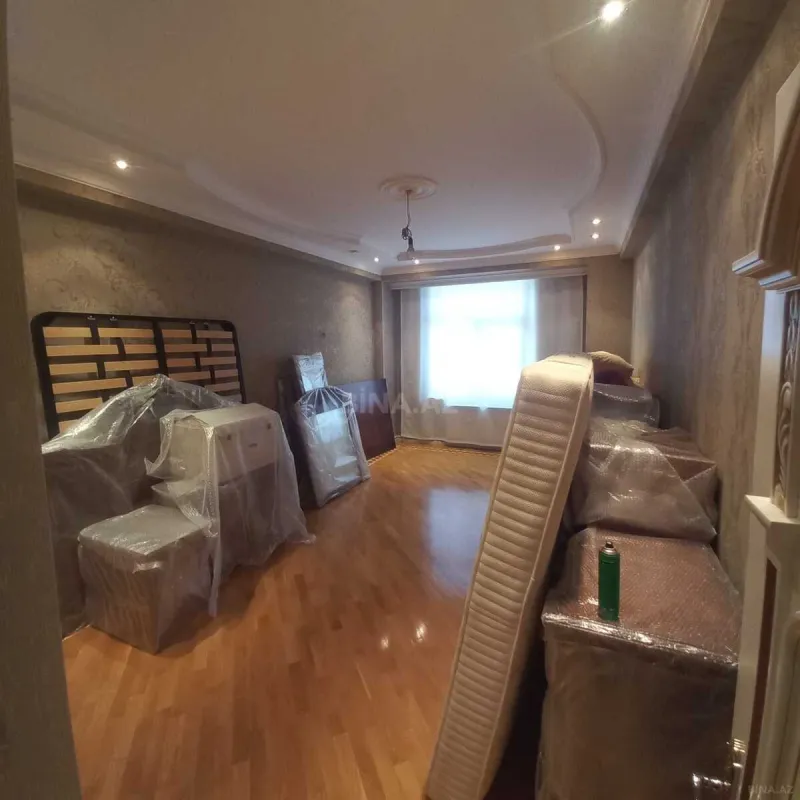 Kirayə verilir 3 otaqlı mənzil 145 m²