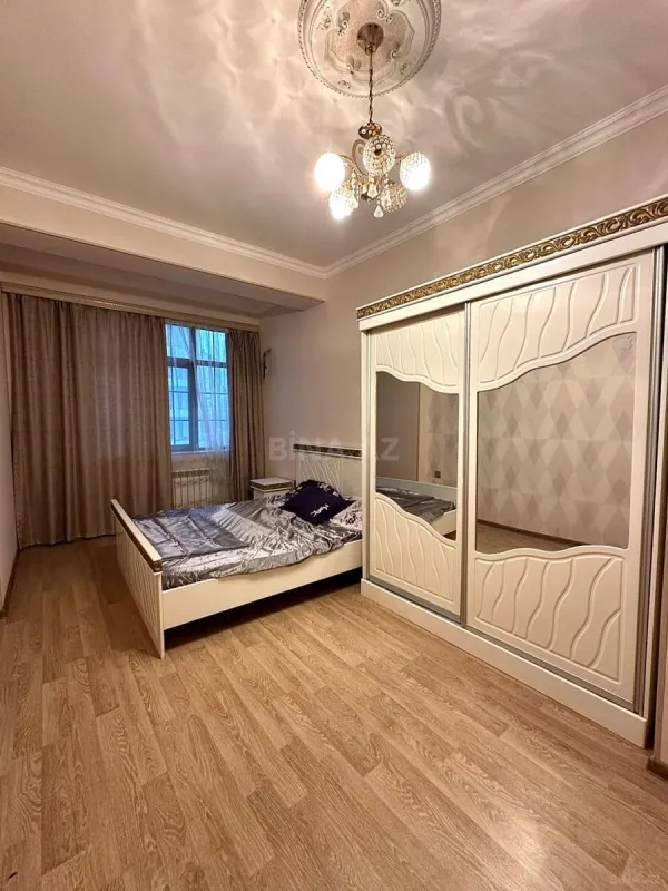 Satılır 2 otaqlı mənzil 68 m²