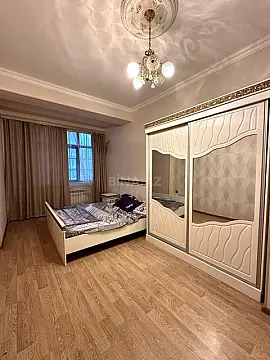 Satılır 2 otaqlı mənzil 68 m²