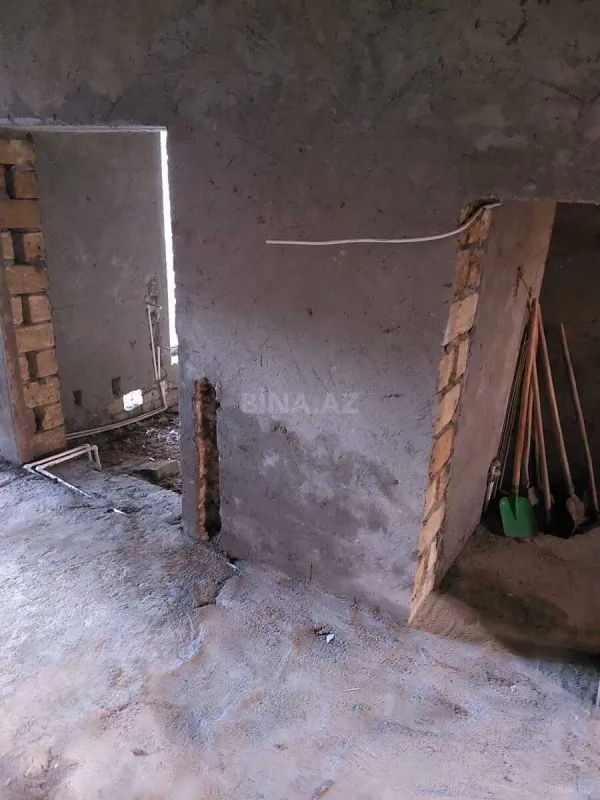 Satılır 6 otaqlı həyət evi 300 m²