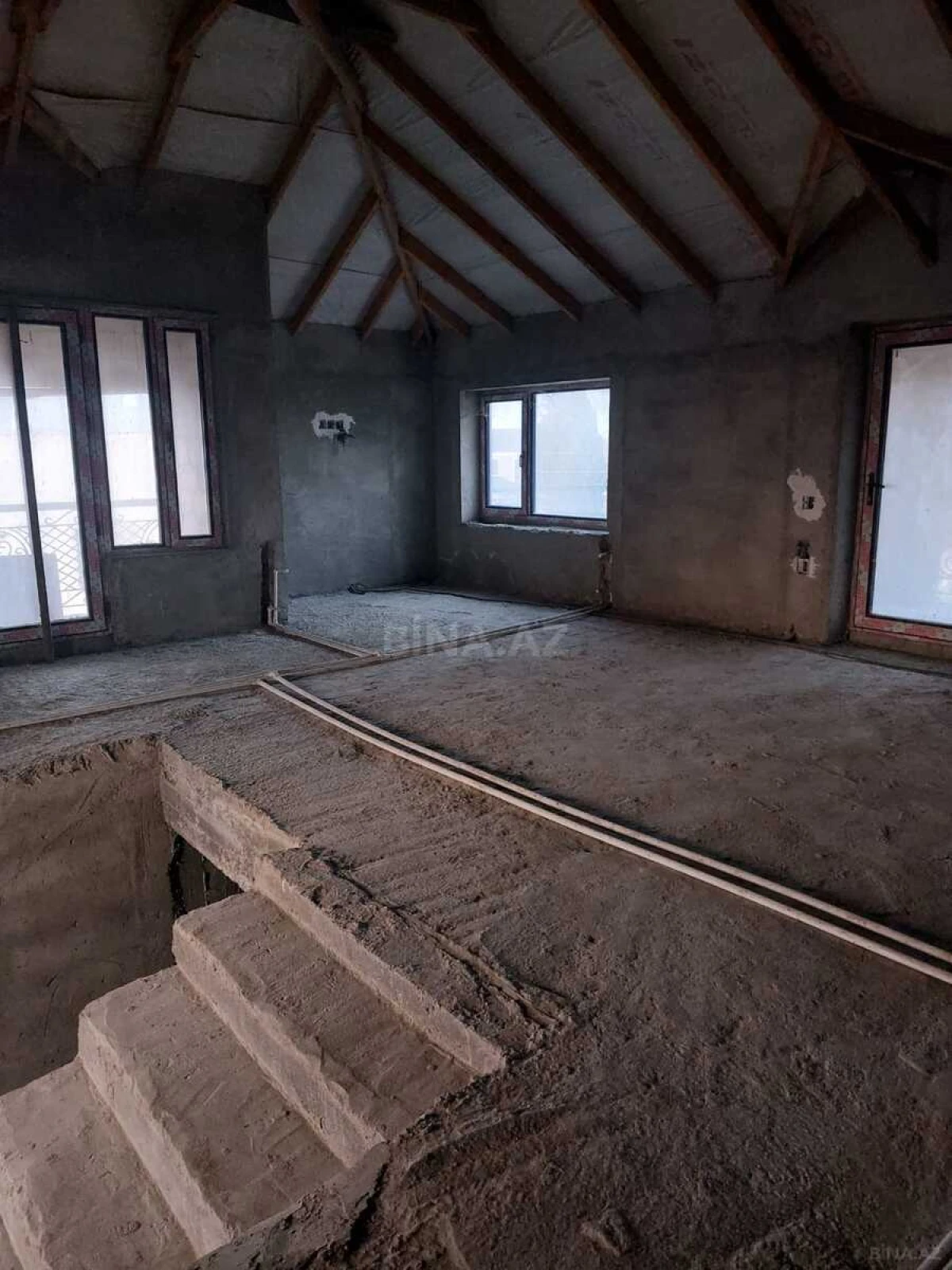 Satılır 6 otaqlı həyət evi 300 m²