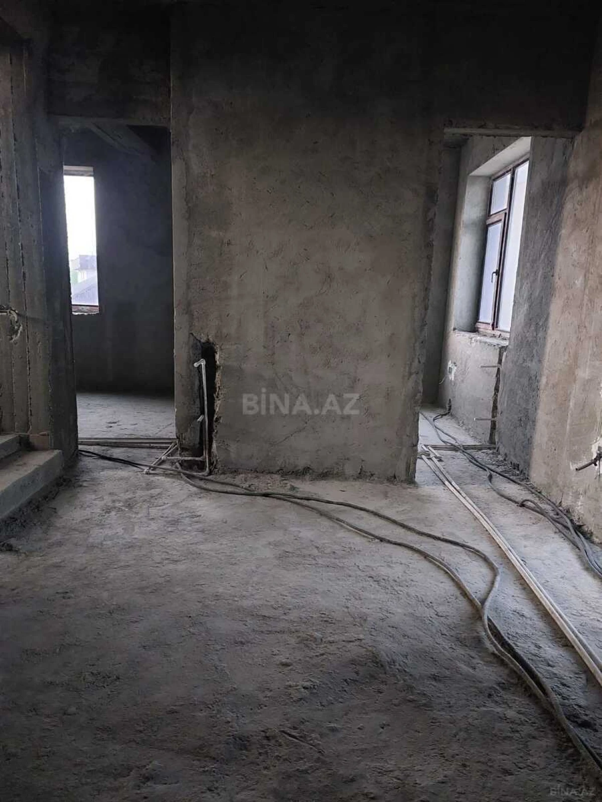 Satılır 6 otaqlı həyət evi 300 m²