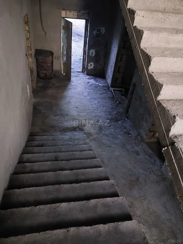 Satılır 6 otaqlı həyət evi 300 m²