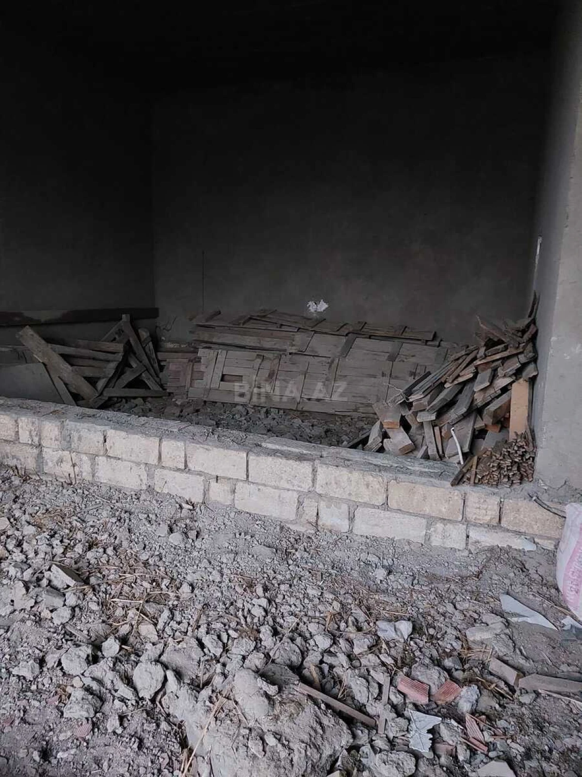 Satılır 6 otaqlı həyət evi 300 m²