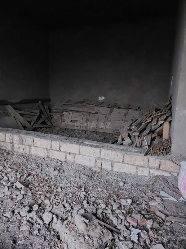 Satılır 6 otaqlı həyət evi 300 m²