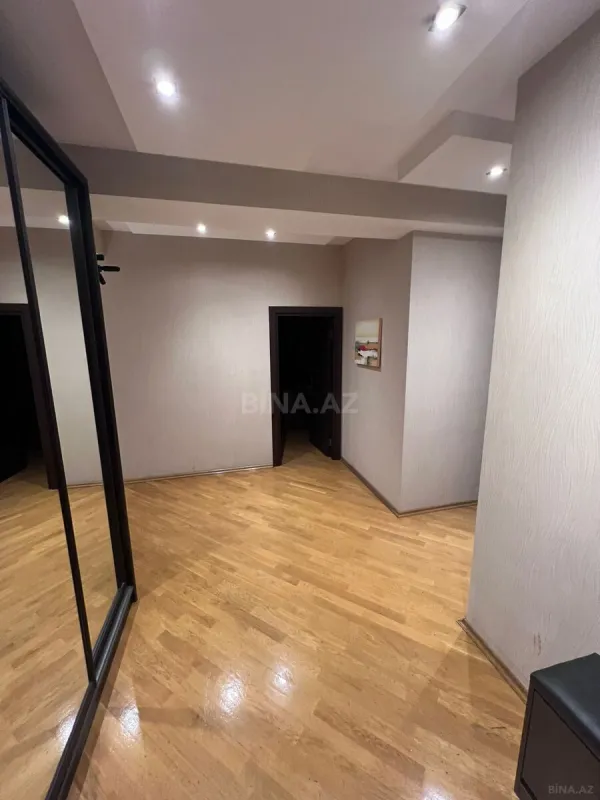 Kirayə verilir 2 otaqlı mənzil 100 m²