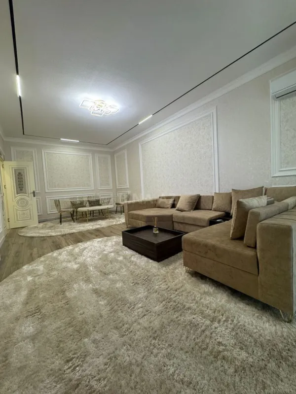 Kirayə verilir 2 otaqlı mənzil 110 m²