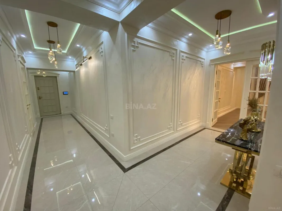 Satılır 3 otaqlı mənzil 154 m²