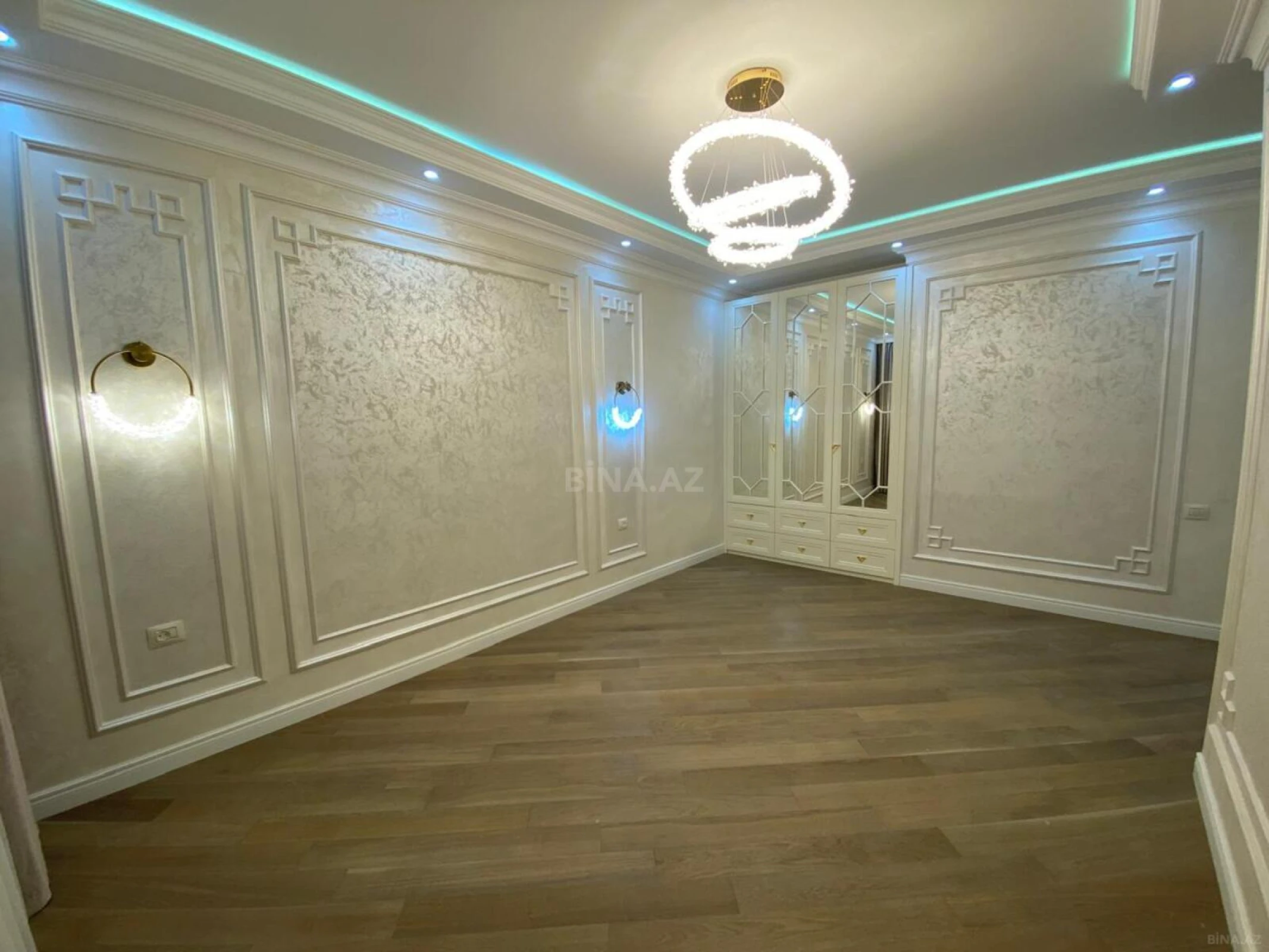 Satılır 3 otaqlı mənzil 154 m²