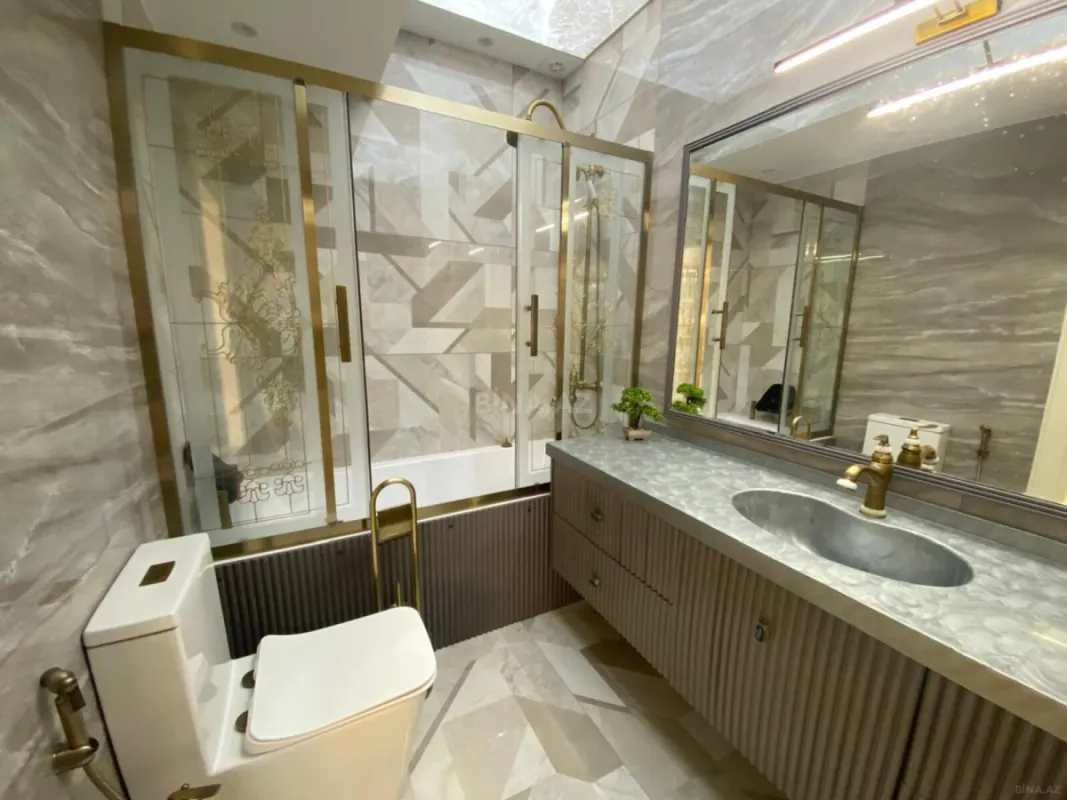 Satılır 3 otaqlı mənzil 154 m²