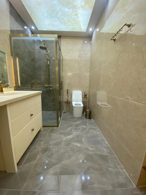 Satılır 3 otaqlı mənzil 154 m²