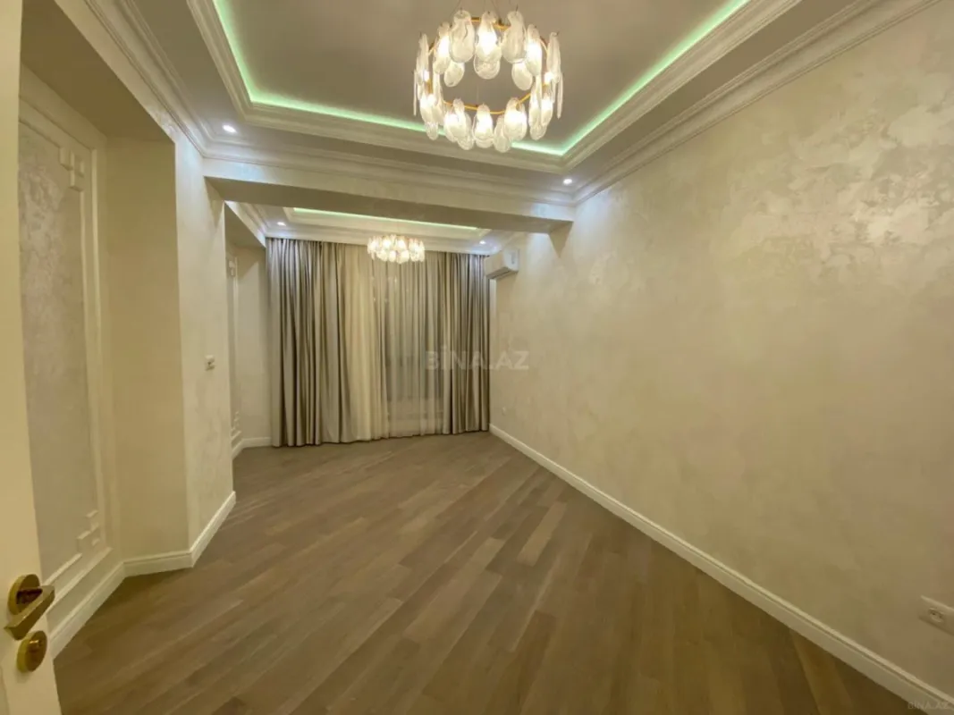 Satılır 3 otaqlı mənzil 154 m²