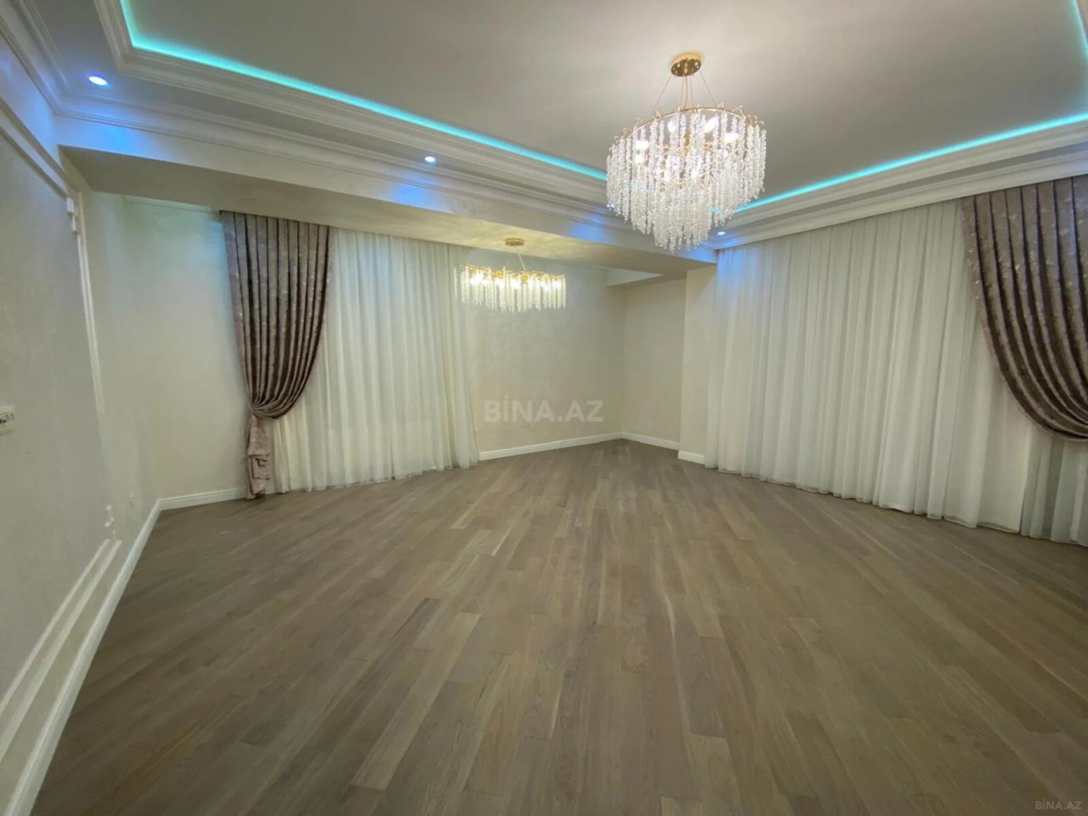 Satılır 3 otaqlı mənzil 154 m²