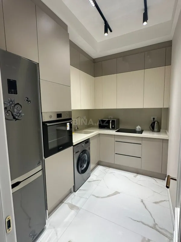 Kirayə verilir 2 otaqlı mənzil 87 m²
