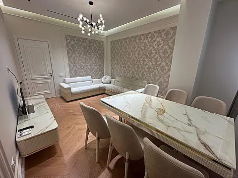 Kirayə verilir 2 otaqlı mənzil 87 m²