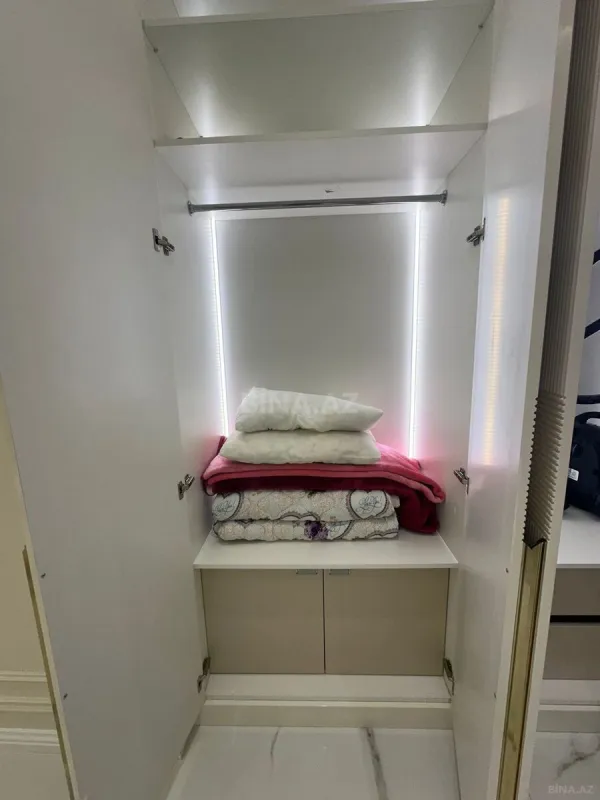 Kirayə verilir 2 otaqlı mənzil 87 m²