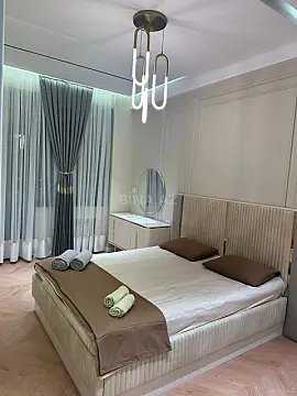 Kirayə verilir 2 otaqlı mənzil 87 m²