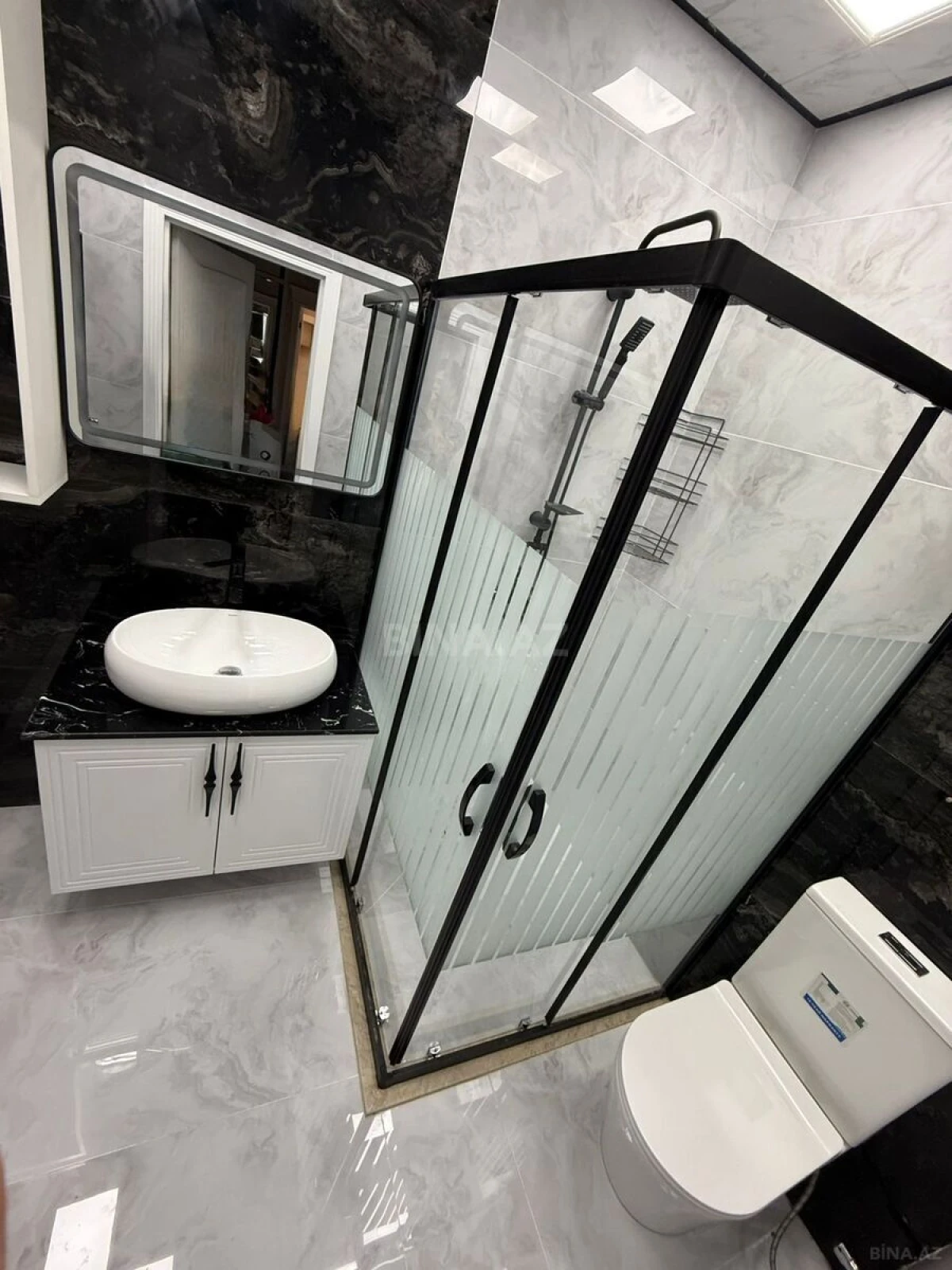 Kirayə verilir 2 otaqlı mənzil 77 m²