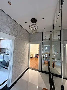 Kirayə verilir 2 otaqlı mənzil 77 m²