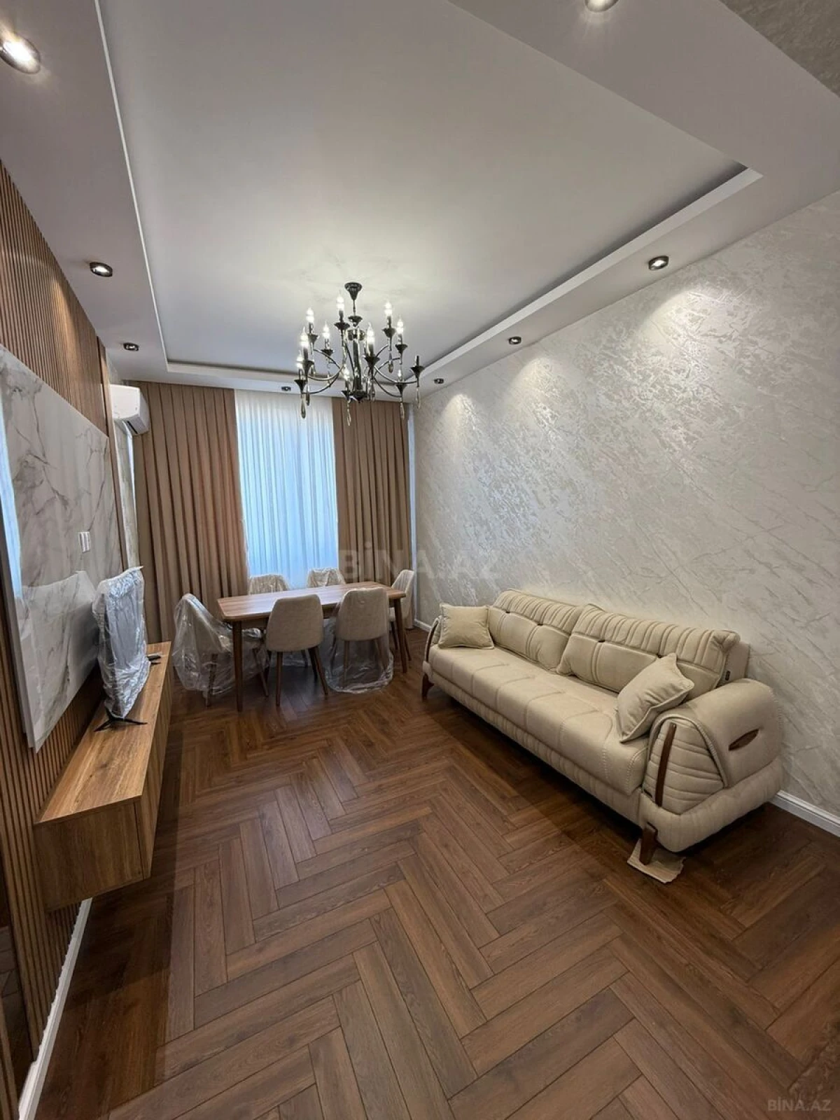 Kirayə verilir 2 otaqlı mənzil 77 m²