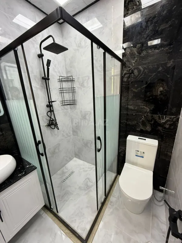 Kirayə verilir 2 otaqlı mənzil 77 m²