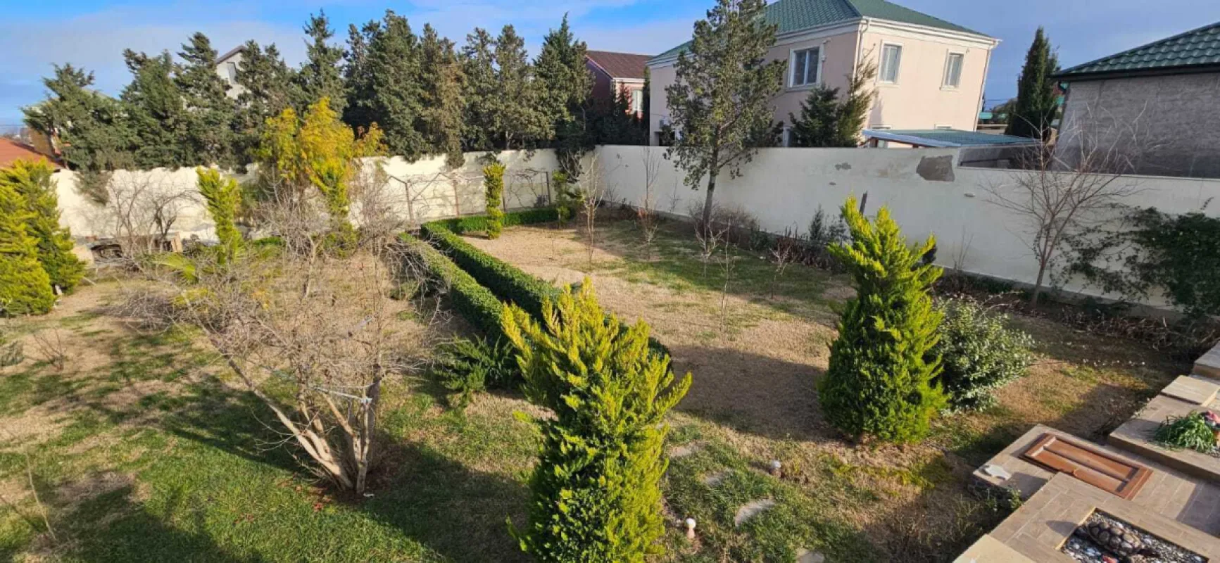 Satılır 5 otaqlı həyət evi 200 m²