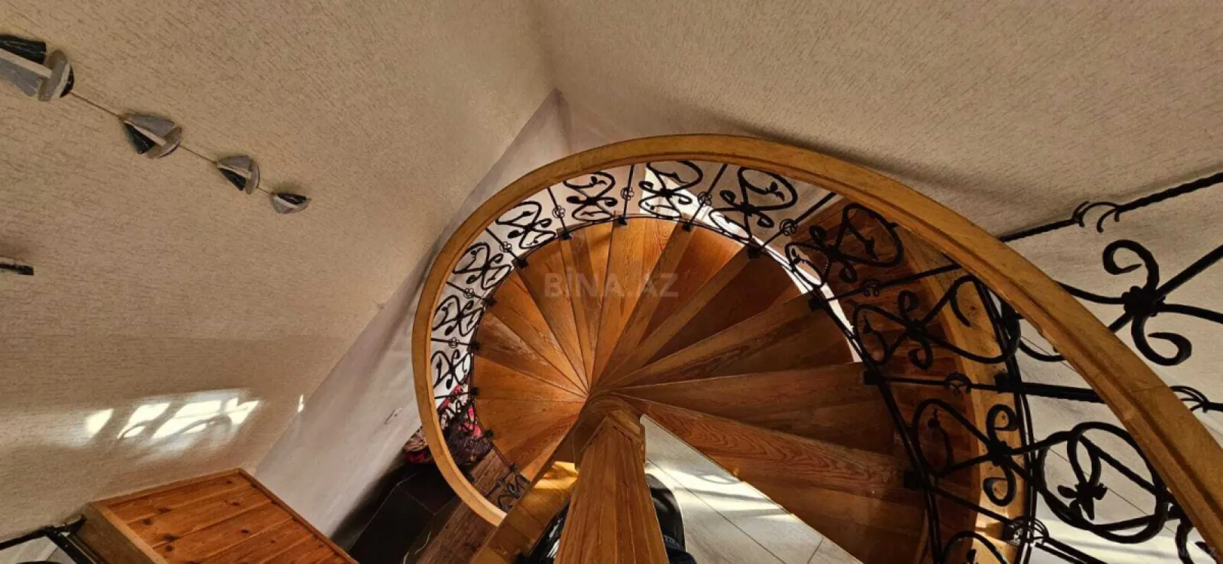 Satılır 5 otaqlı həyət evi 200 m²