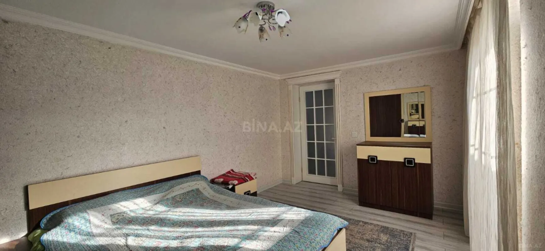 Satılır 5 otaqlı həyət evi 200 m²