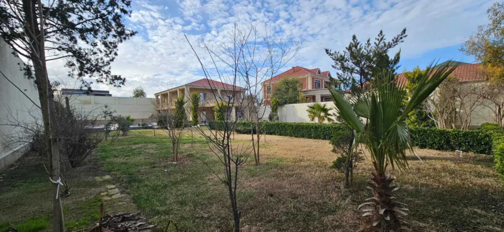 Satılır 5 otaqlı həyət evi 200 m²