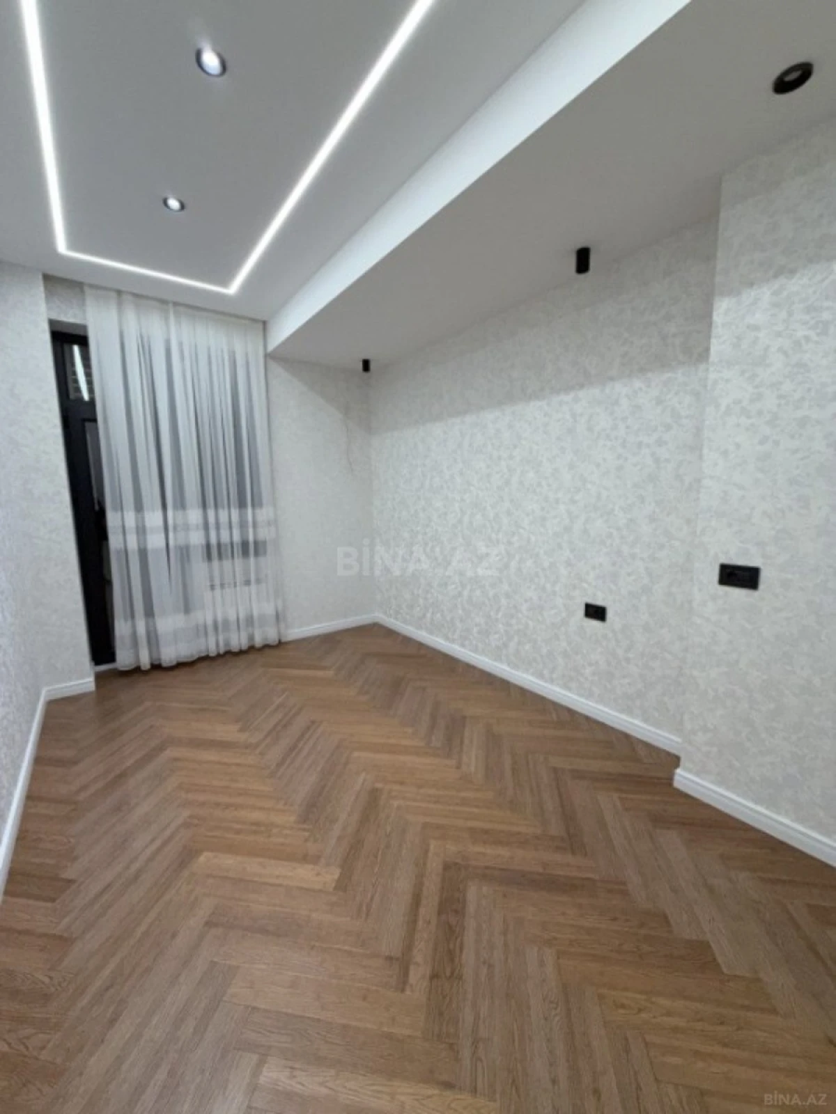 Satılır 3 otaqlı mənzil 95 m²
