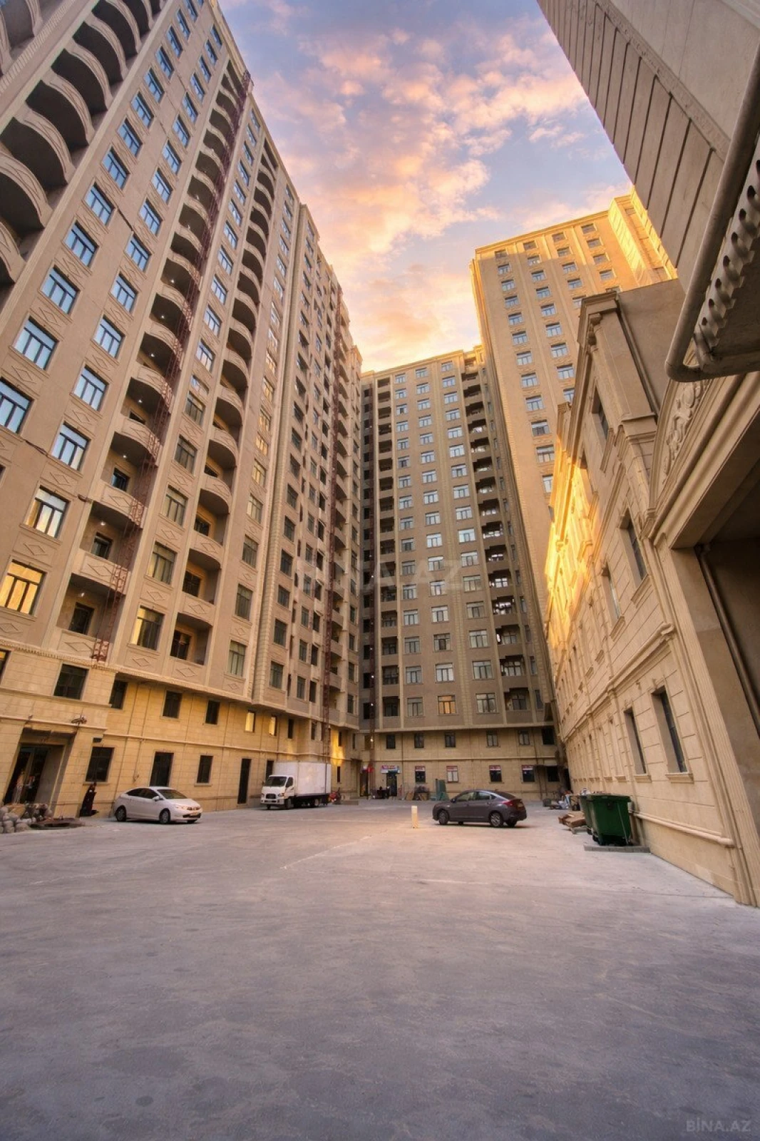 Satılır 3 otaqlı mənzil 95 m²