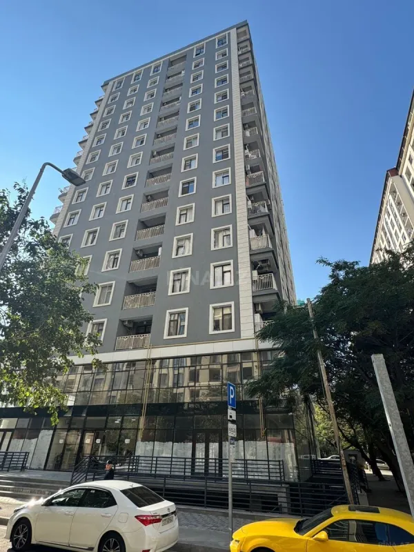Satılır 3 otaqlı mənzil 117 m²