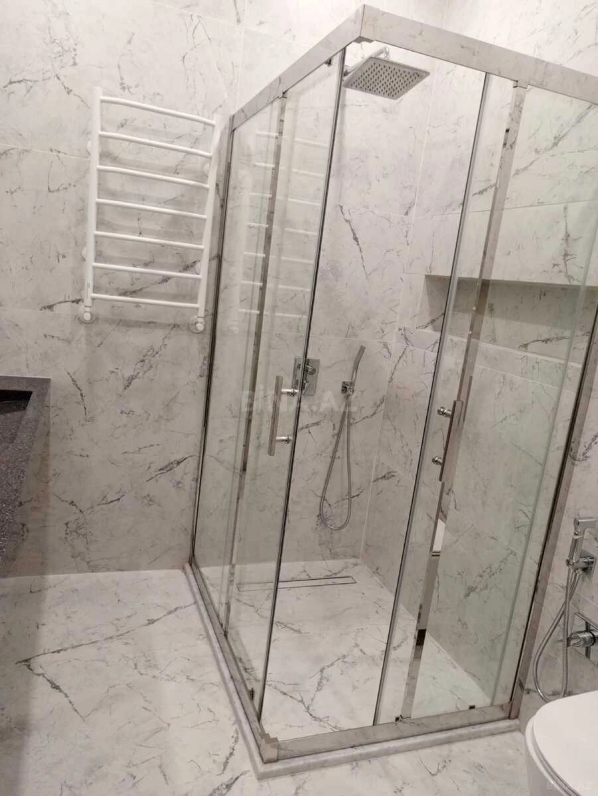 Kirayə verilir 3 otaqlı mənzil 120 m²