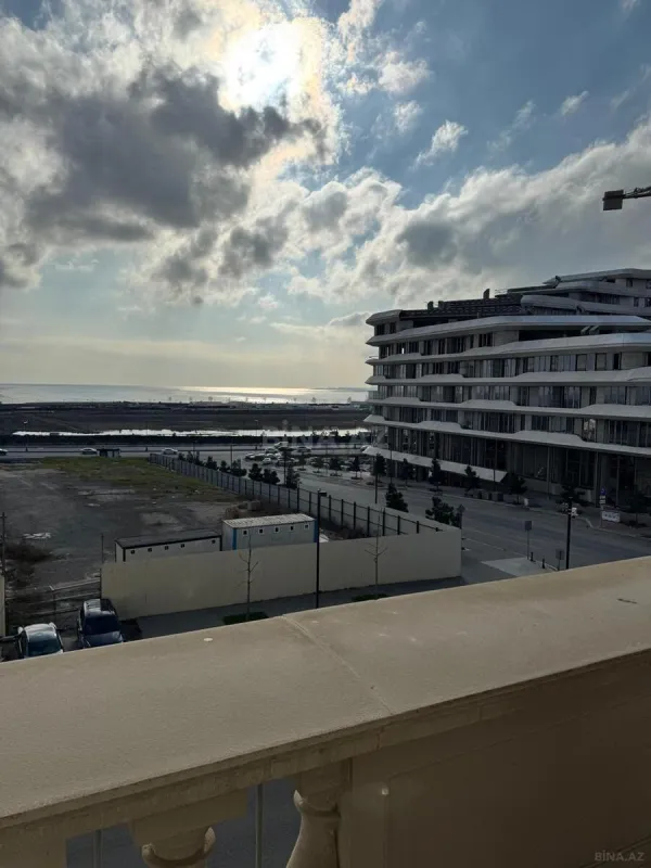 Kirayə verilir 3 otaqlı mənzil 120 m²