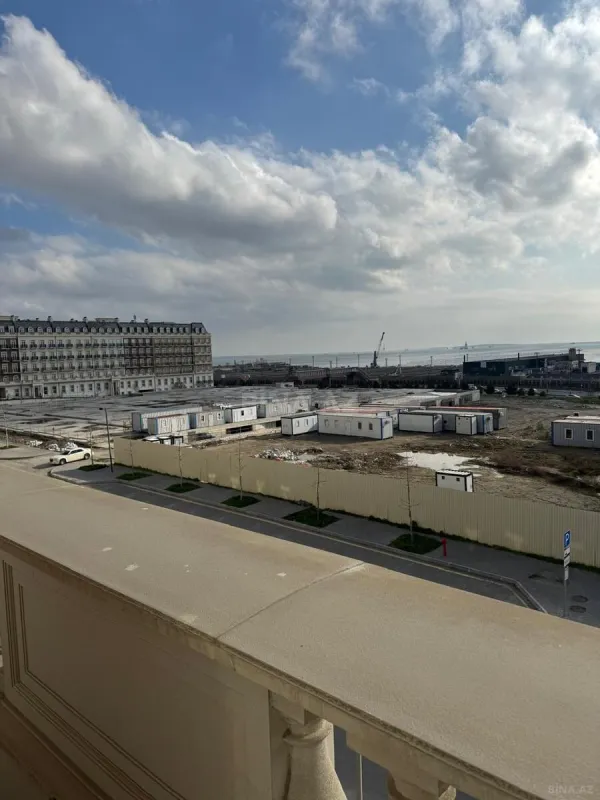 Kirayə verilir 3 otaqlı mənzil 120 m²