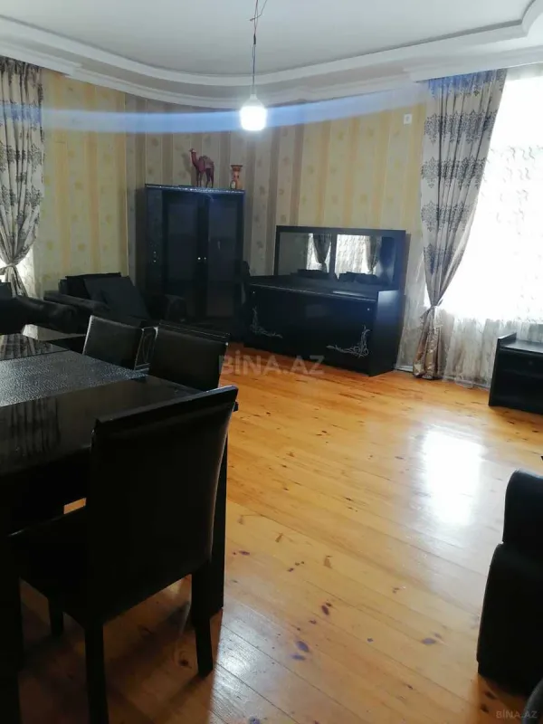 Kirayə verilir 2 otaqlı mənzil 80 m²