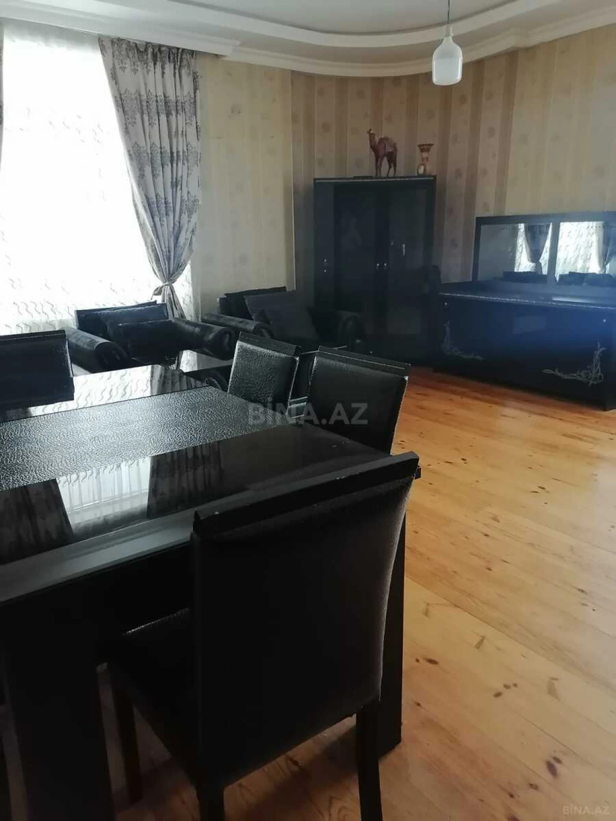 Kirayə verilir 2 otaqlı mənzil 80 m²