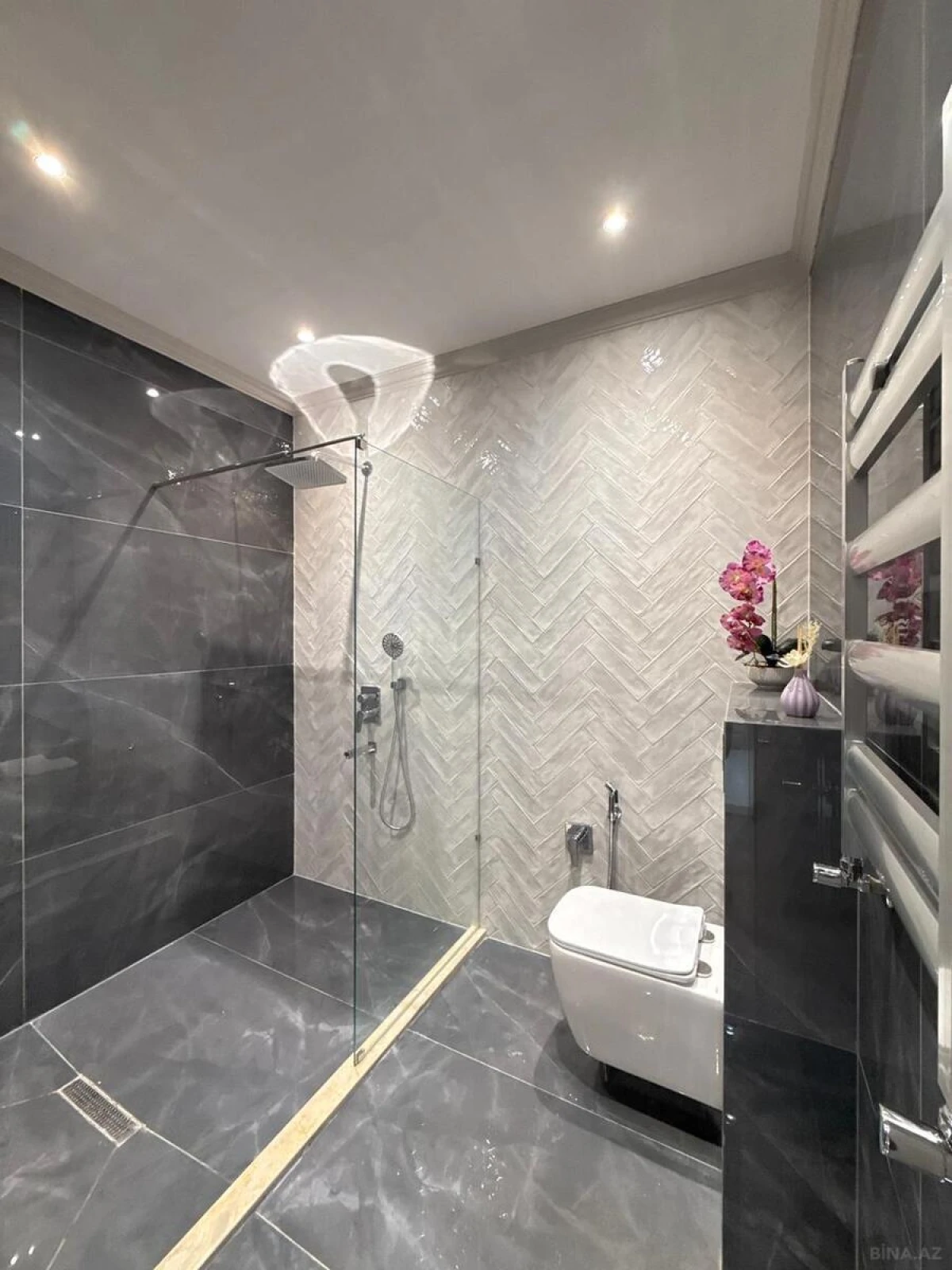 Satılır 2 otaqlı mənzil 68 m²