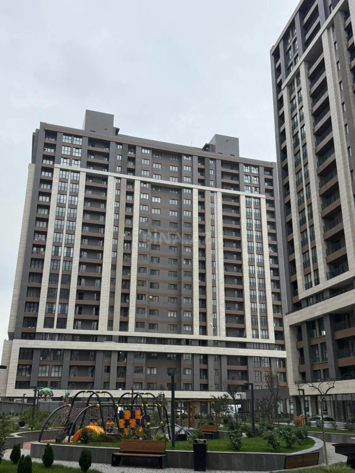 Satılır 2 otaqlı mənzil 68 m²