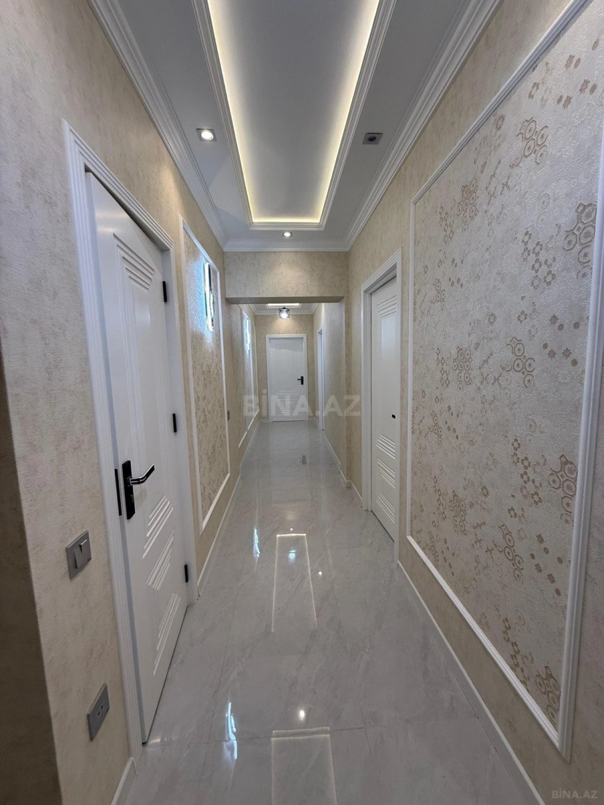 Satılır 3 otaqlı mənzil 116 m²