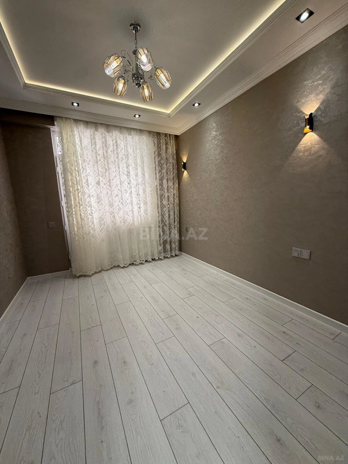Satılır 3 otaqlı mənzil 116 m²
