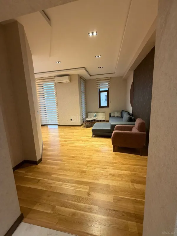 Kirayə verilir 2 otaqlı mənzil 82.5 m²