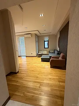Kirayə verilir 2 otaqlı mənzil 82.5 m²