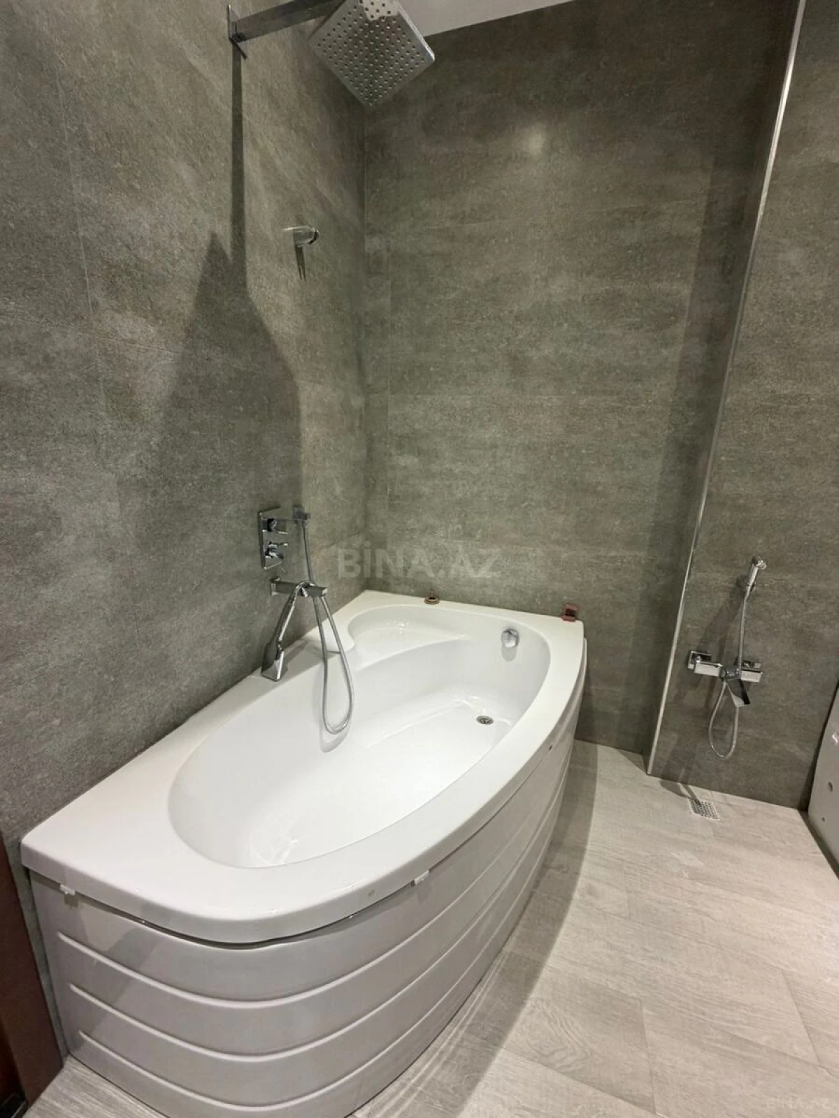 Kirayə verilir 2 otaqlı mənzil 82.5 m²