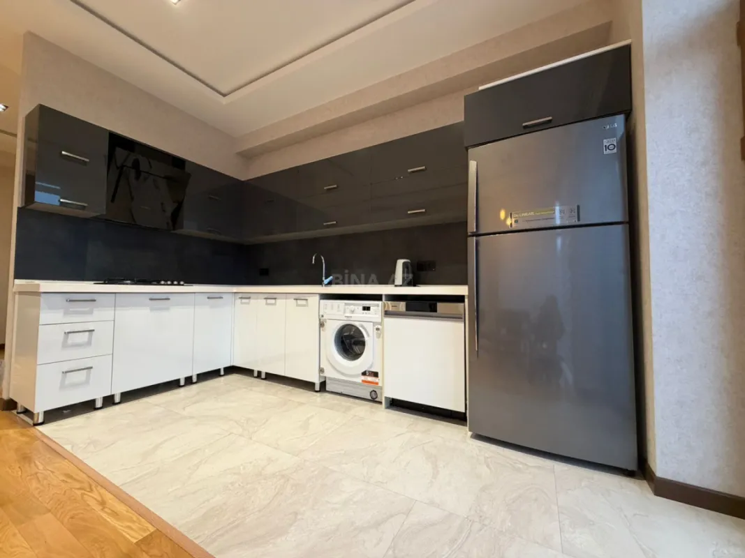 Kirayə verilir 2 otaqlı mənzil 82.5 m²