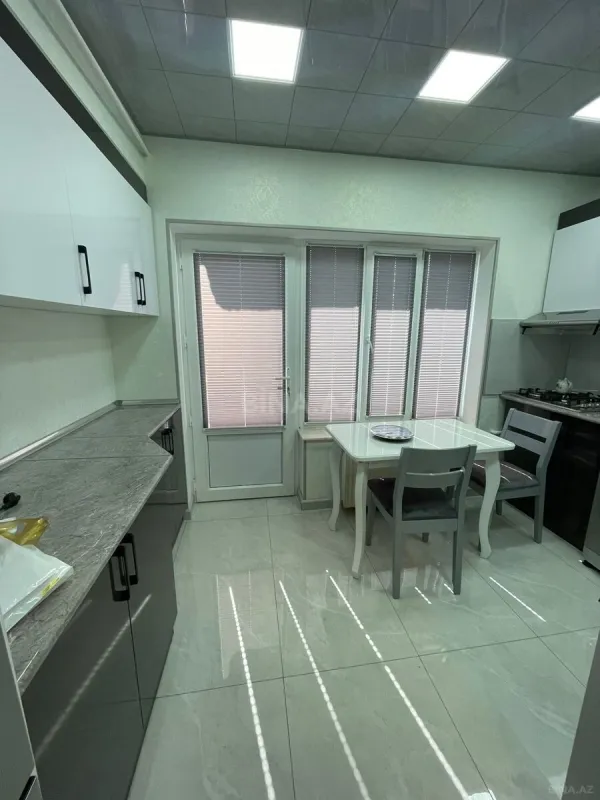 Kirayə verilir 4 otaqlı mənzil 100 m²