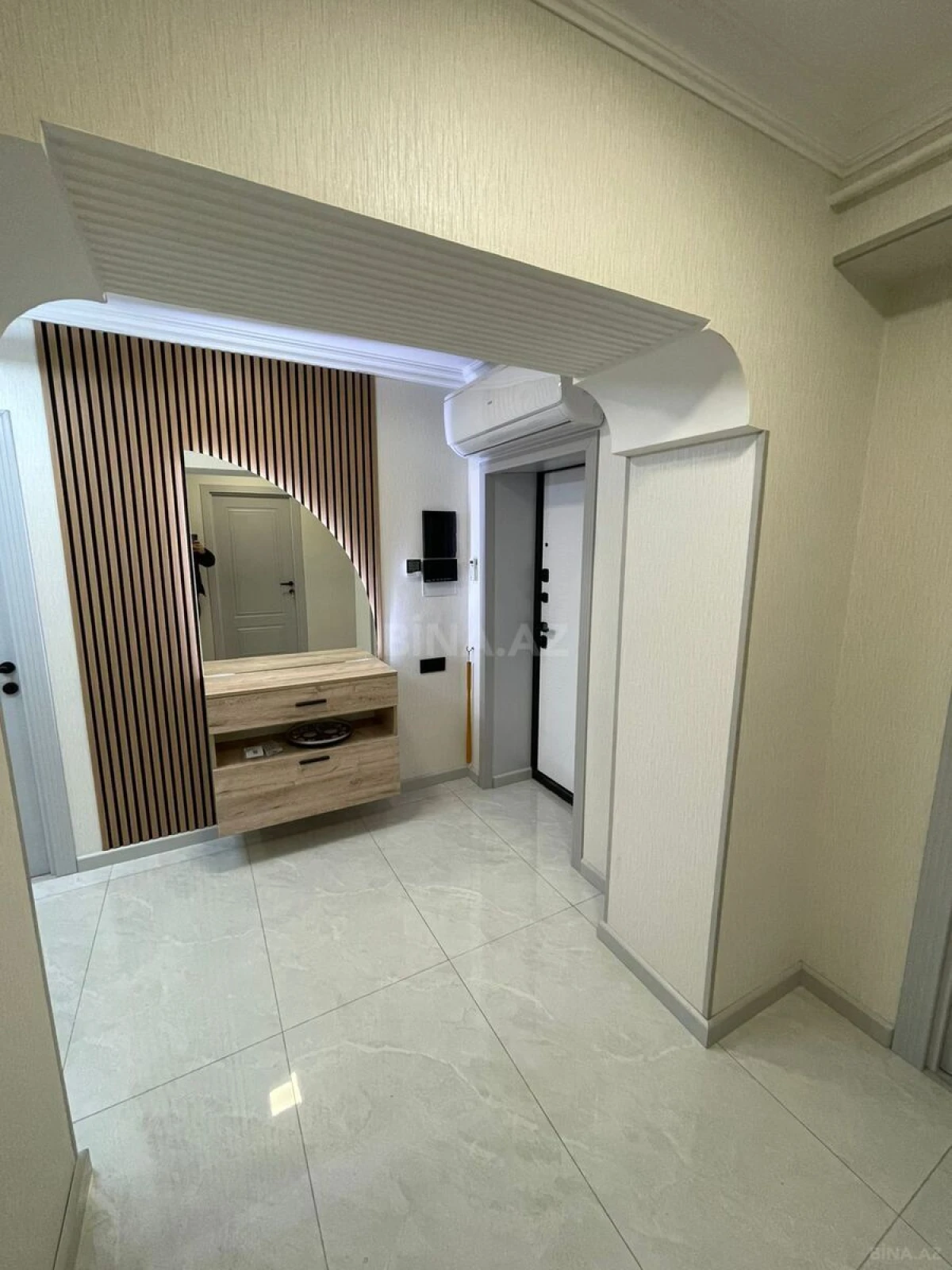 Kirayə verilir 4 otaqlı mənzil 100 m²