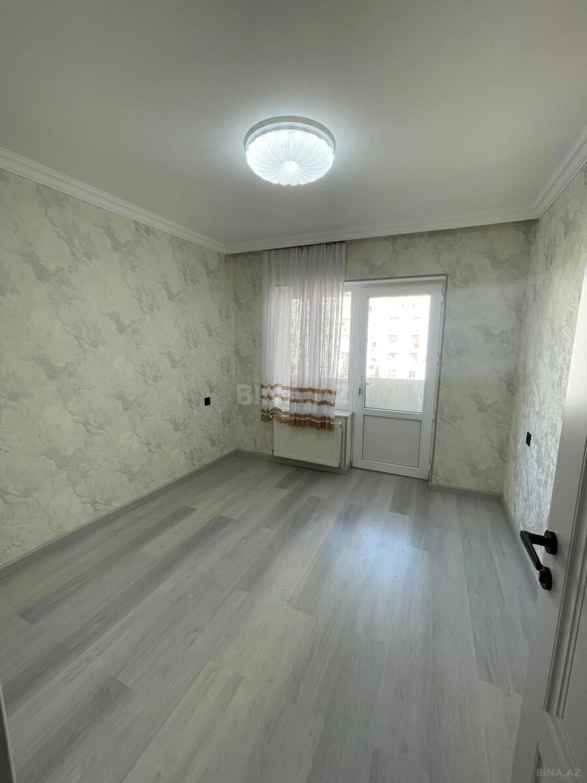 Kirayə verilir 4 otaqlı mənzil 100 m²