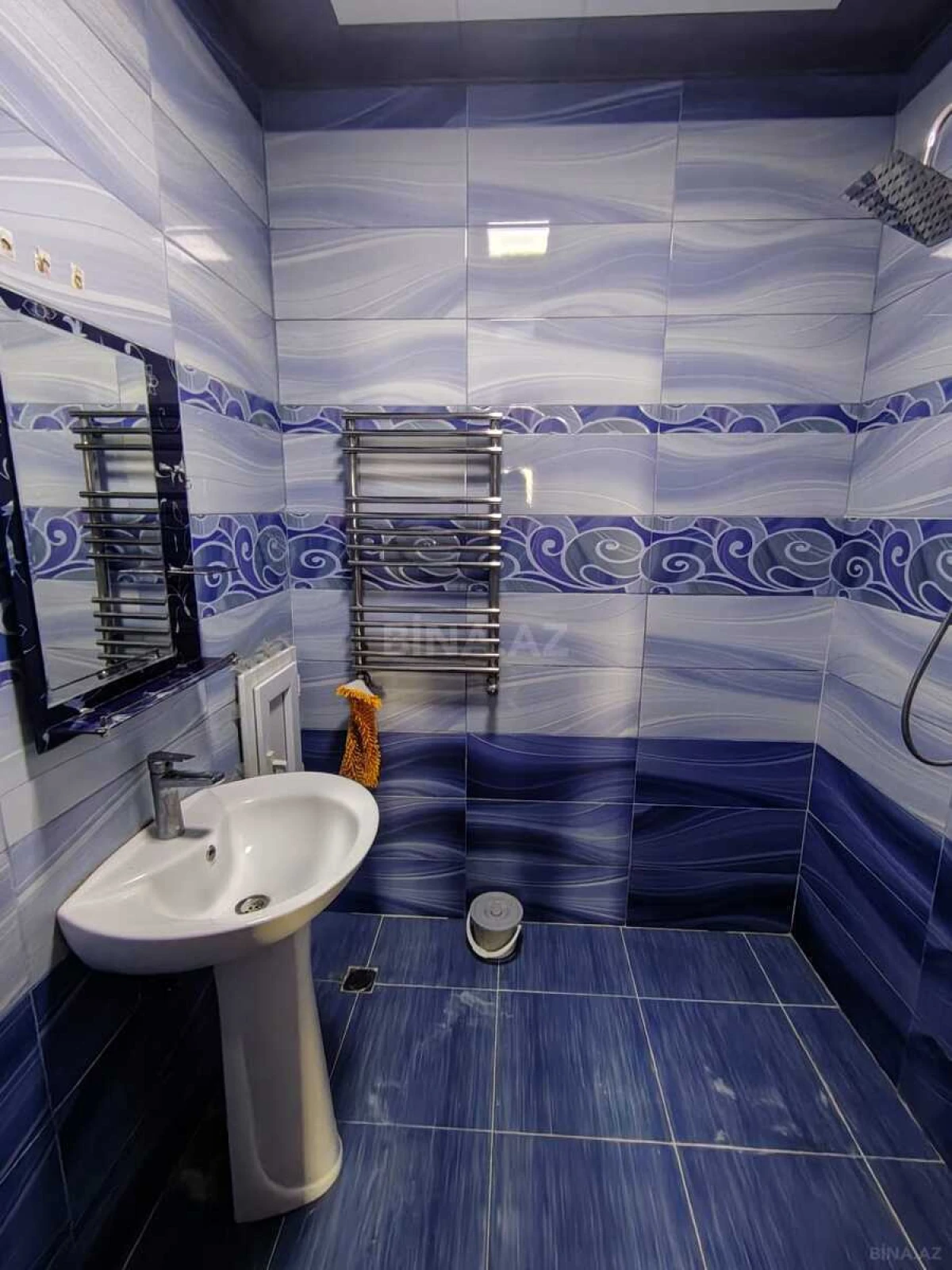 Kirayə verilir 3 otaqlı mənzil 123 m²