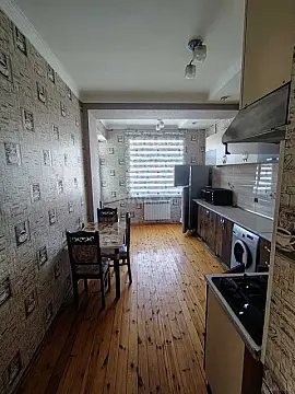 Kirayə verilir 3 otaqlı mənzil 123 m²